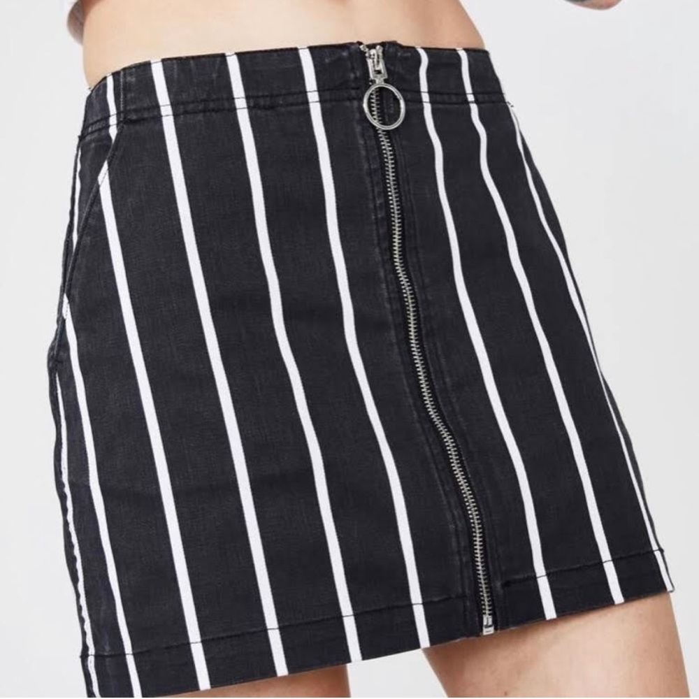 Volcom The Frochickie Mini Skirt